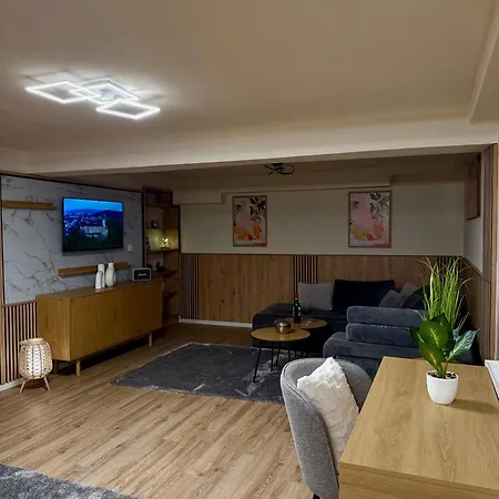 Lun Apartment *