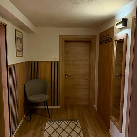 Lun Apartment *